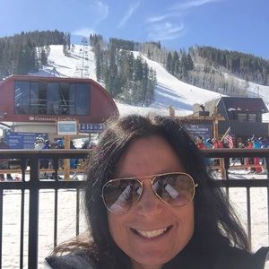 Meet your Posher, Dina